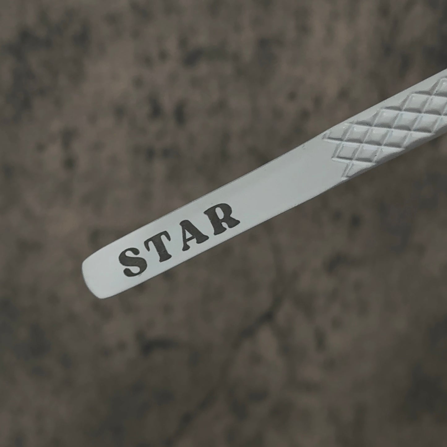 STAR Isolation Tweezer